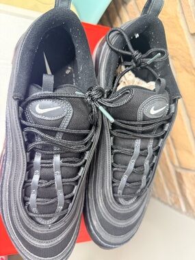 Nike Black Running Sneakers with Subtle Teal Accents